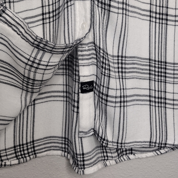 Rails Women's Britt Sleeveless Plaid Button Down Shirt Top Size M - Picture 9 of 14